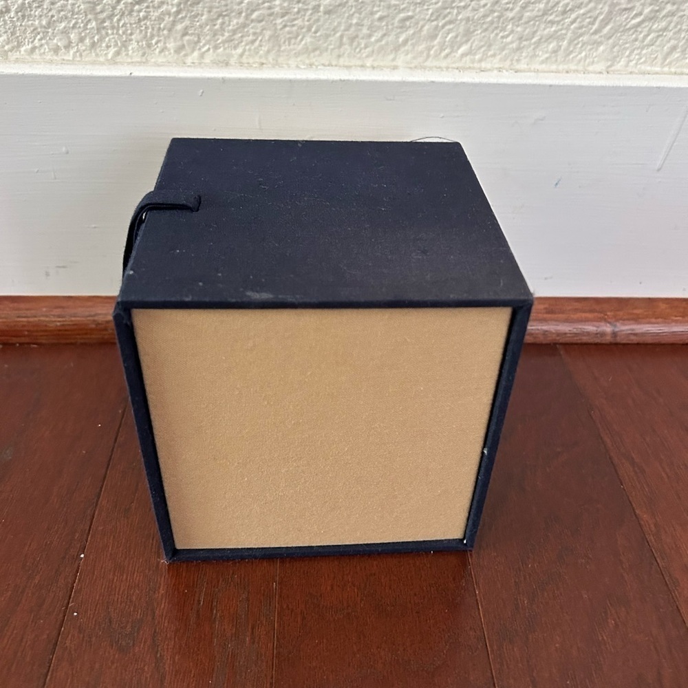 Hard Case Protective 4.75" Square Box Covered In Navy Fabric Gold Interior
Foam - Picture 6 of 8